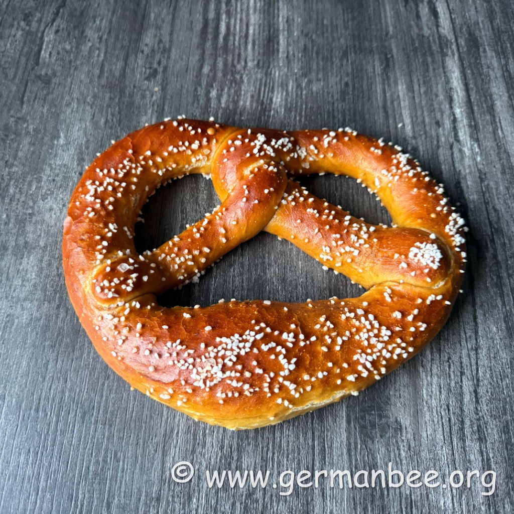 Selbst gemachte Riesenbrezen (Wiesn Brezn)