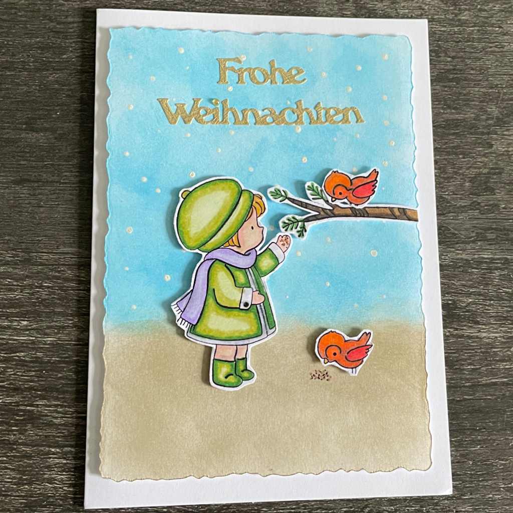 Winterliche Grußkarte mit koloriertem Mädchen-Motiv, Vögeln und strukturiertem Lack-Schnee.