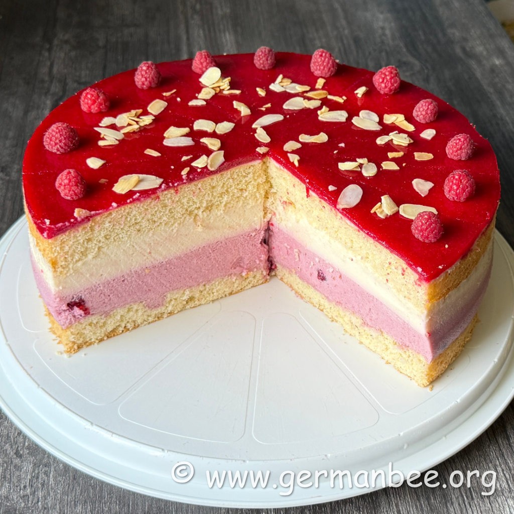 Fruchtige Himbeere-Joghurt-Torte